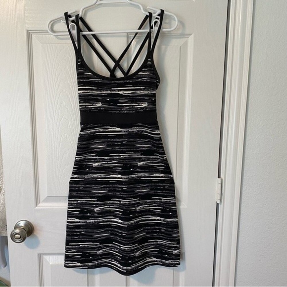 Soybu Criss Cross Straps Built in Bra Flattering Fit Dress Black White Size XS